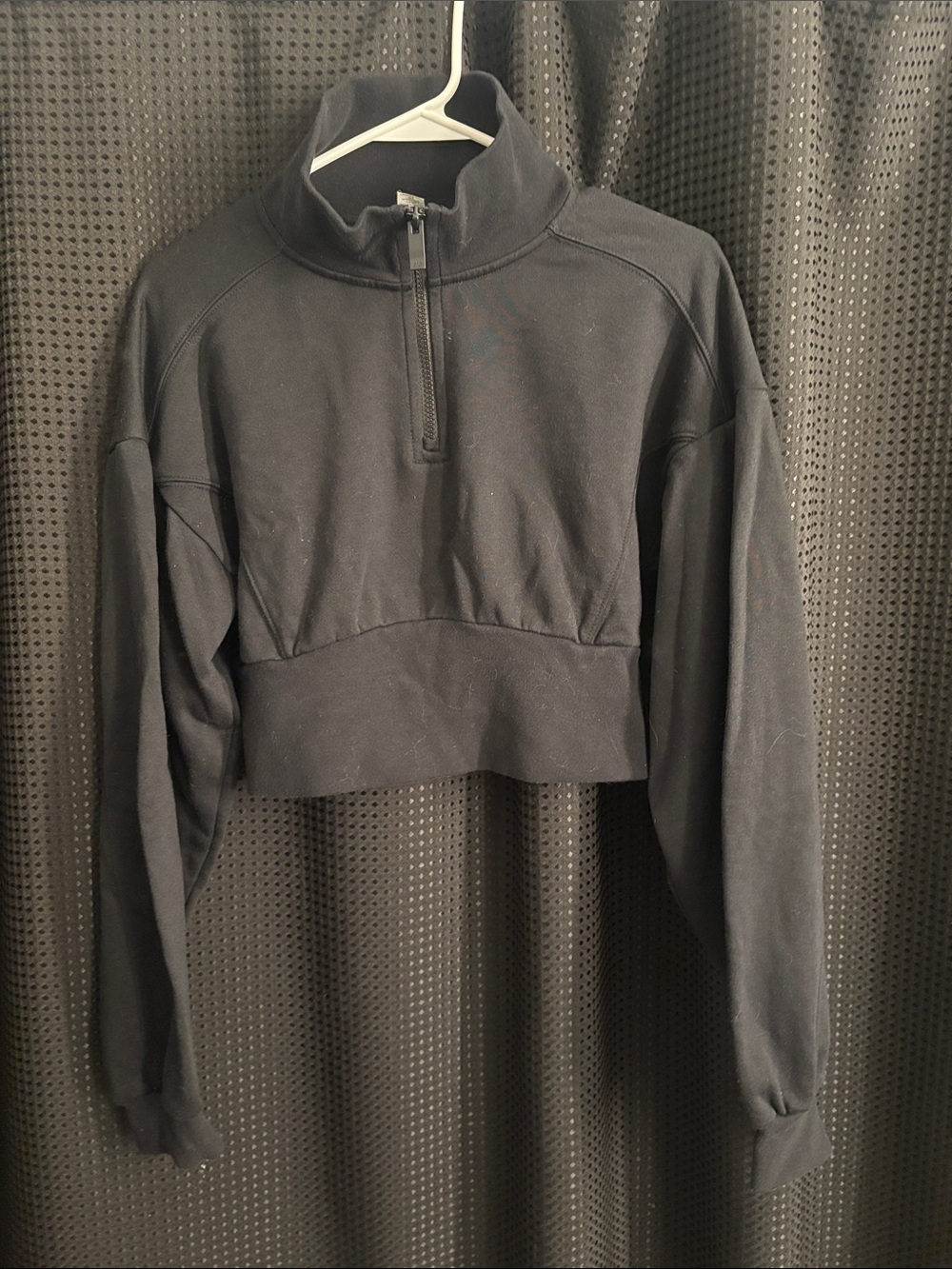 ALO Yoga Black Cropped Quarter-Zip Sweatshirt